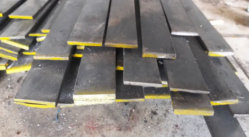 contoh plat strip yang bagus